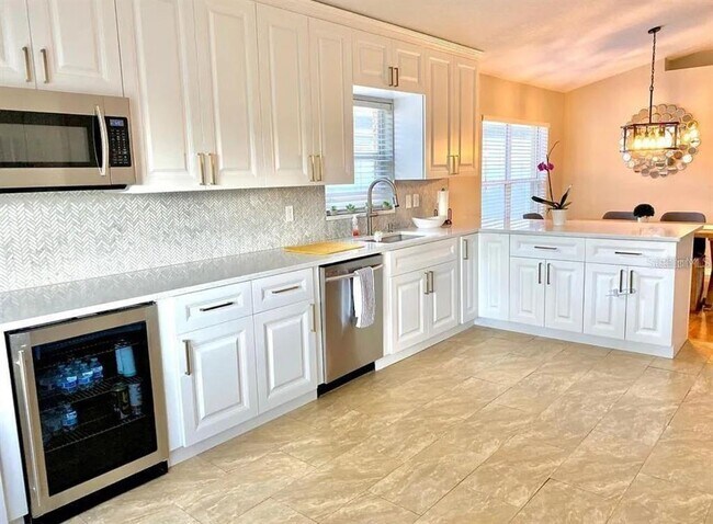 Building Photo - 31352 Golden Gate Dr