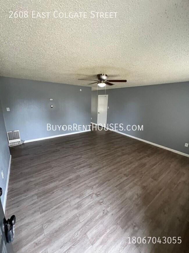 Building Photo - $499 Move-In Special (+ admin fee) + $0 De...