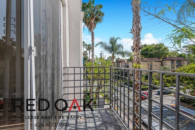 Foto del edificio - 884 Palm Ave