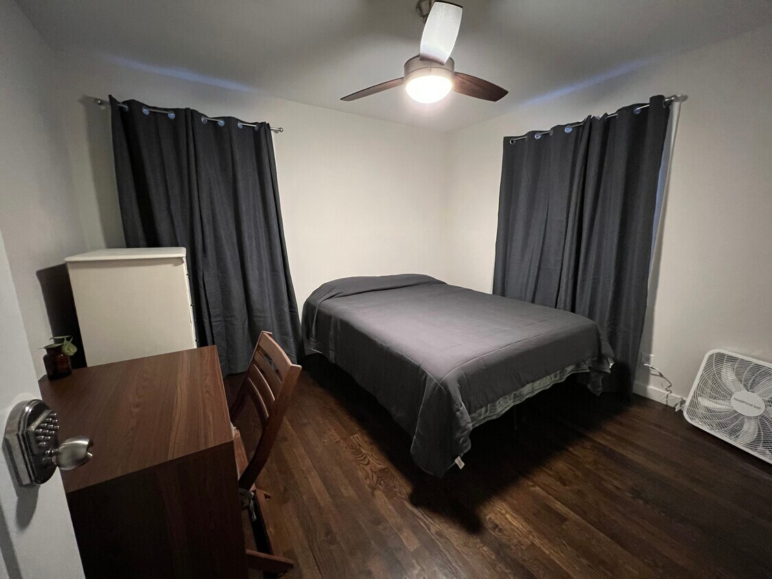 Foto principal - 2305 Underwood St