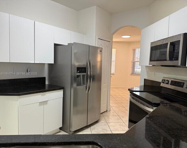 Foto del edificio - 8675 NW 109th Ct