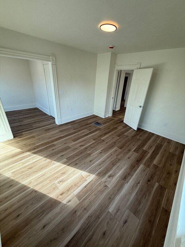 Foto del edificio - 654 Central St