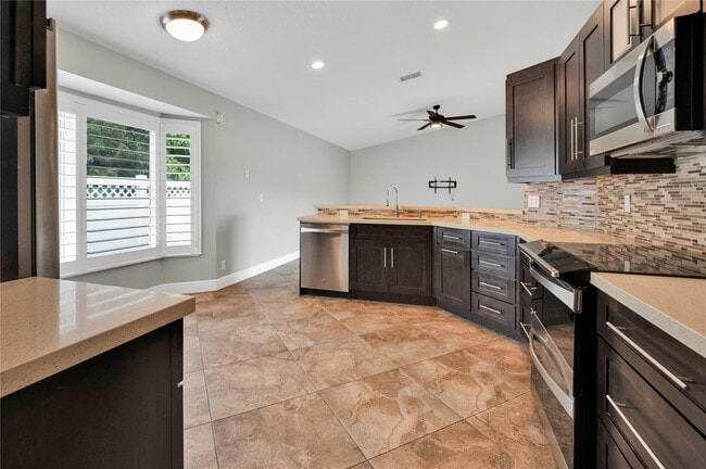 Building Photo - 8949 NW 45th Ct