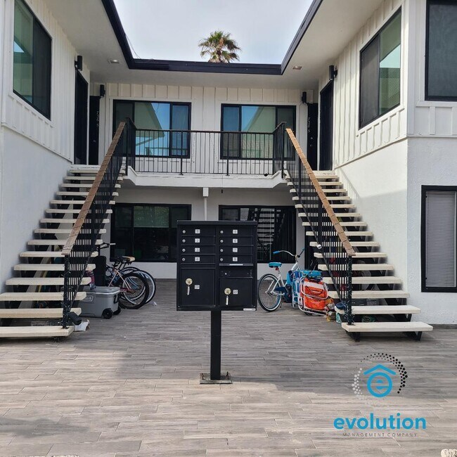Foto del edificio - 734-740.5-7405 Jamaica Ct