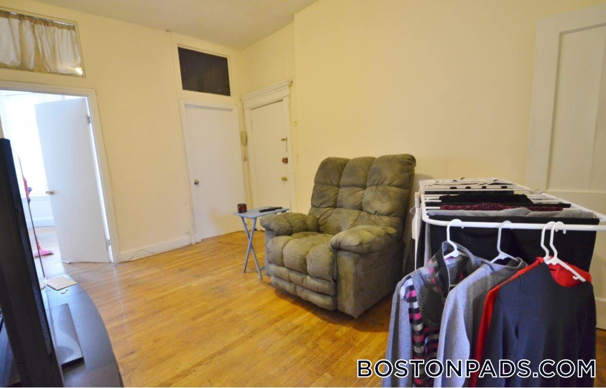 Primary Photo - 133 Peterborough St
