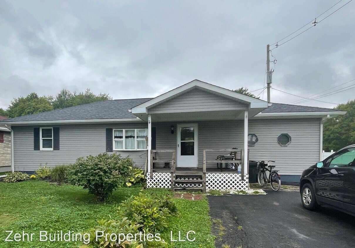 3 br, 1 bath House 15075 Limber Rd House Rental in Meadville, PA