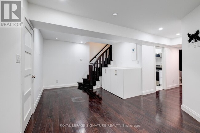 Building Photo - 36 Thyra Ave