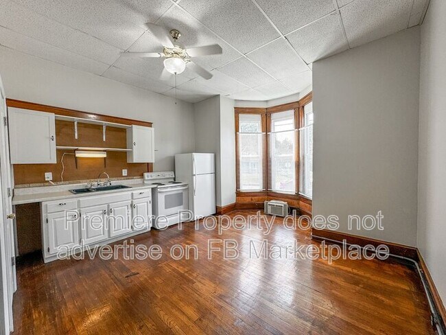 Foto del edificio - 311 E Arthur St