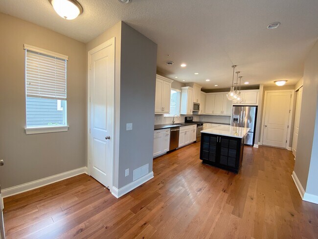 Building Photo - 6900 Crosby Ct