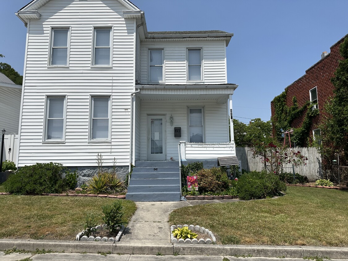 Primary Photo - Newly Renovated 2 bedroom 1 bath home