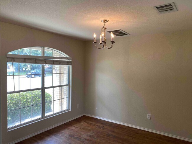Building Photo - 105 Jefferson Cove