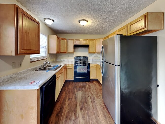 Foto del edificio - 5888 Gazelle Dr