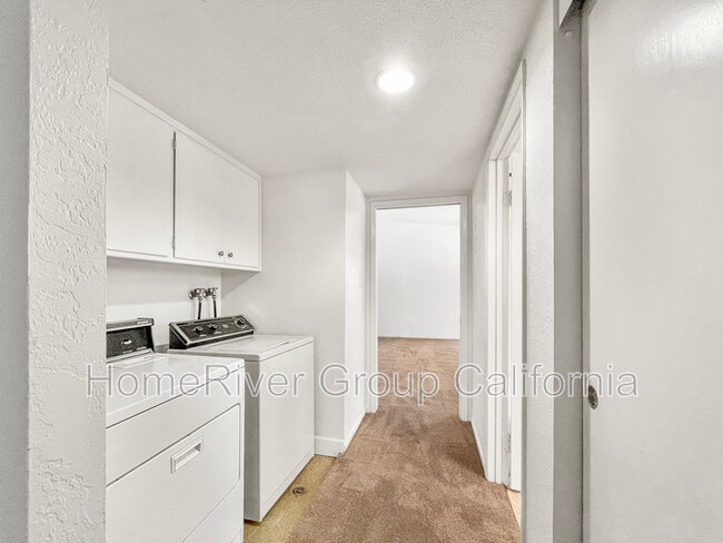 Building Photo - 3012 Sybil Way