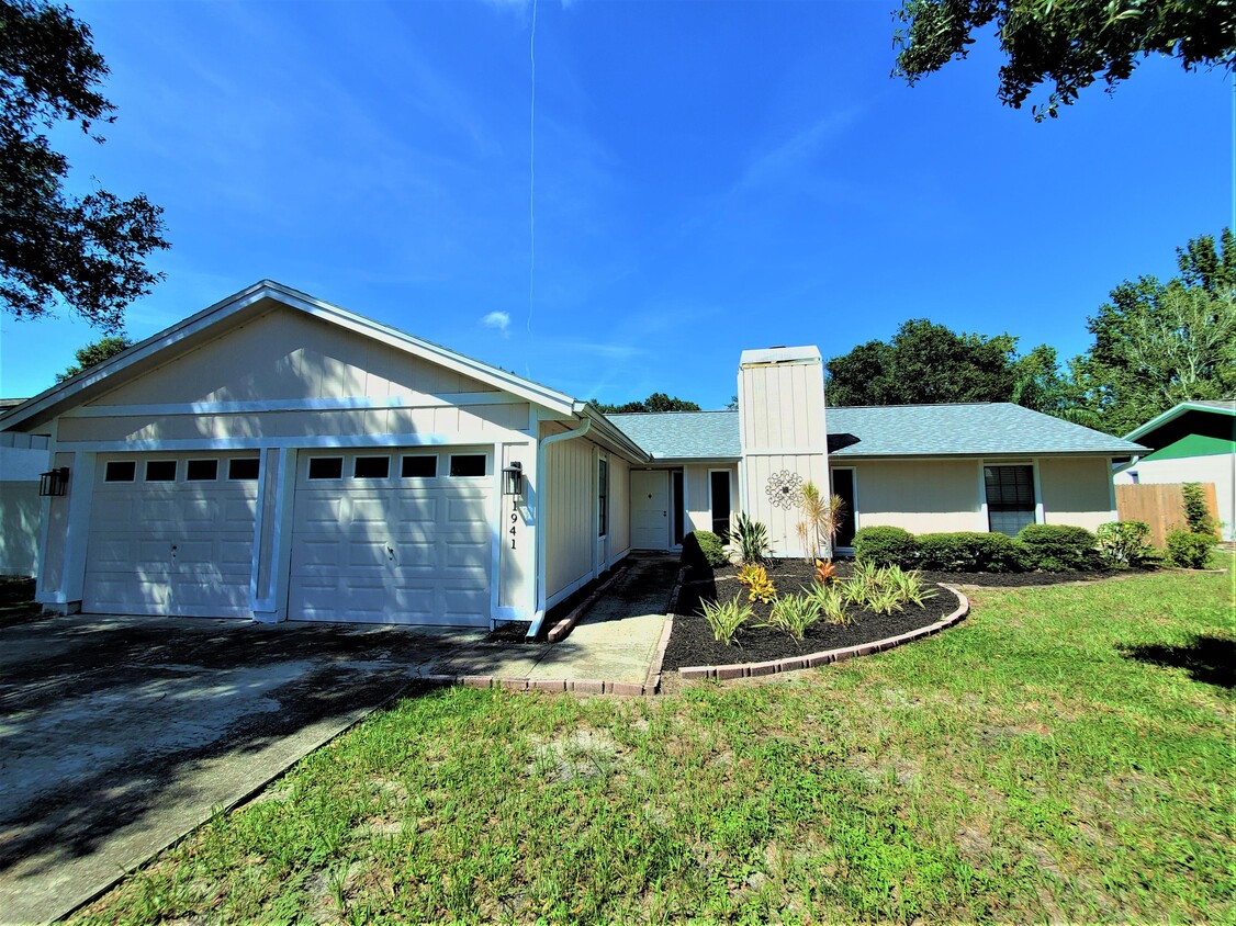 Foto principal - 1941 Spanish Oaks Dr N