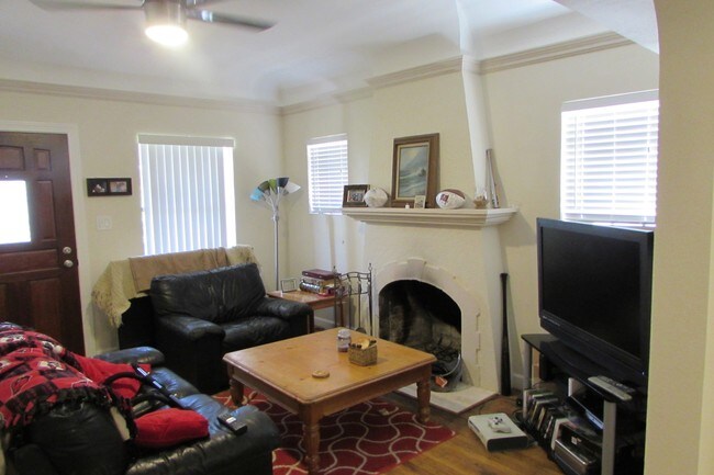 Interior Photo - 4110 N 22nd St
