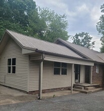 Building Photo - 1801 W Nettleton Ave