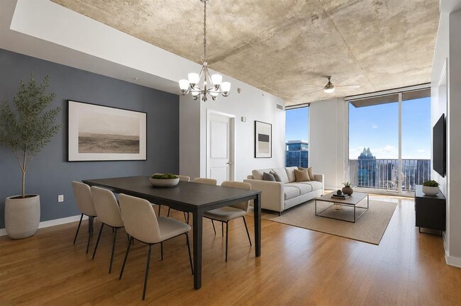 Building Photo - 360 Nueces St