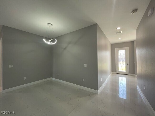 Building Photo - 1117 NE 11th Terrace