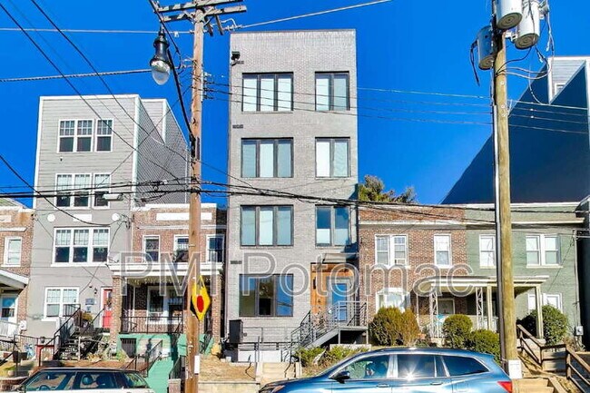 Foto del edificio - 531 Kennedy St NW