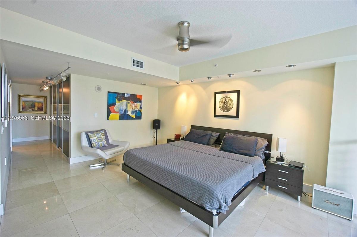 Building Photo - 41 SE 5th St