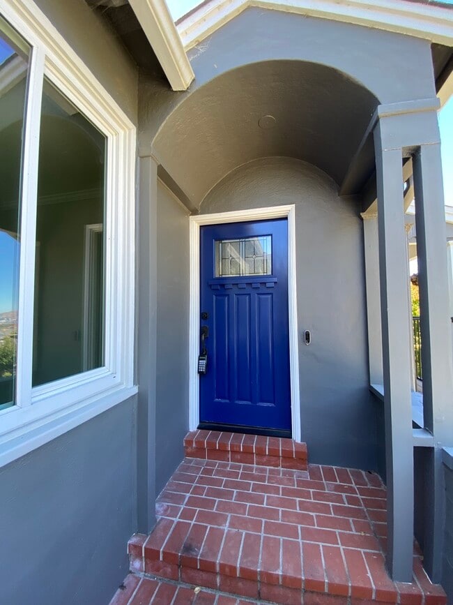 Building Photo - 161 El Bonito Way