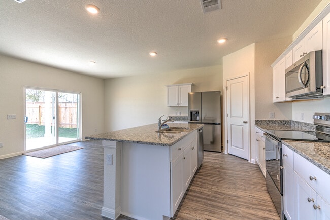 Building Photo - 19507 Cloudy Bay Dr