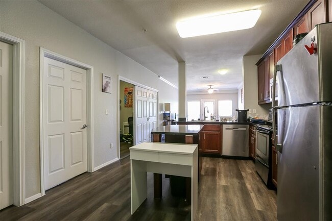 Foto del edificio - 910 W 25th St