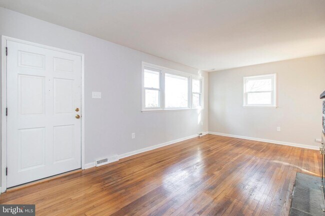 Building Photo - 880 Downingtown Pike