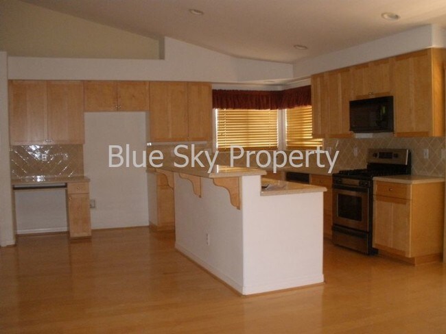 Building Photo - 587 Windmill Ct