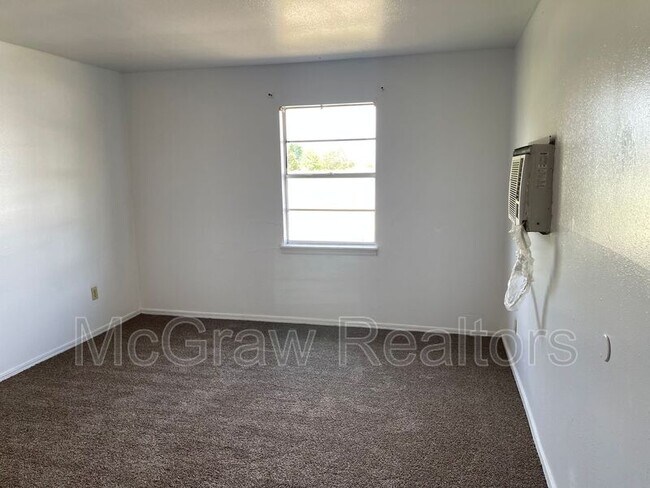 Building Photo - 12946 County Rd 3579