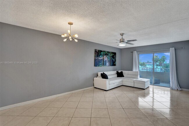 Foto del edificio - 900 NE 18th Ave