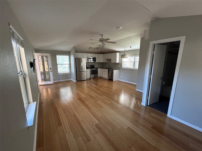 Building Photo - 4019 Ascot Ln