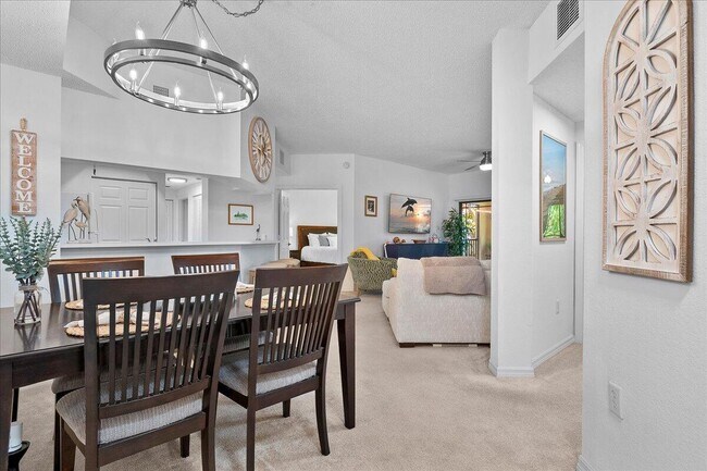 Building Photo - 3020 Alcazar Pl