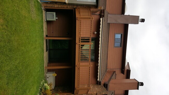 Foto del edificio - 5410 Pinehurst Dr