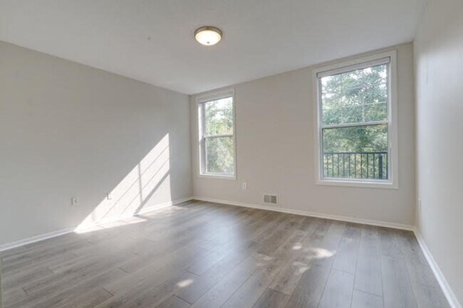 Building Photo - Be the FIRST TO SEE this SPECTACULAR CONDO...