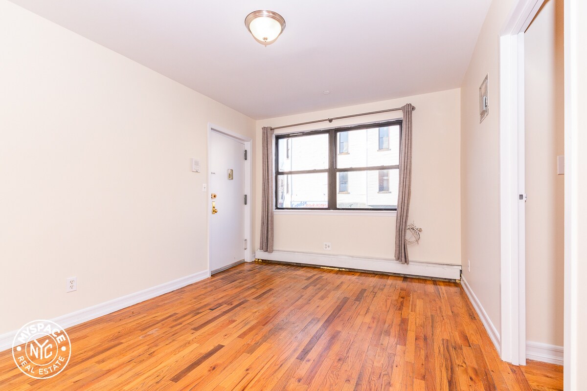 Primary Photo - 150 Stanhope St