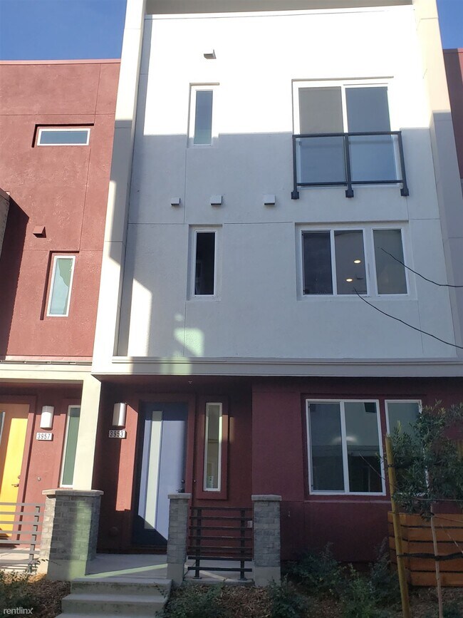 Building Photo - 4 br, 3.5 bath Townhome - 3953 Eminence St...
