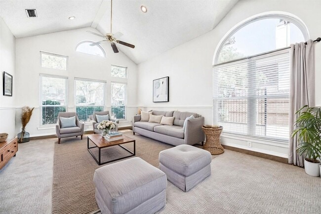 Building Photo - Exceptional Bedford Home with Pool – Your Backyard Getaway Awaits