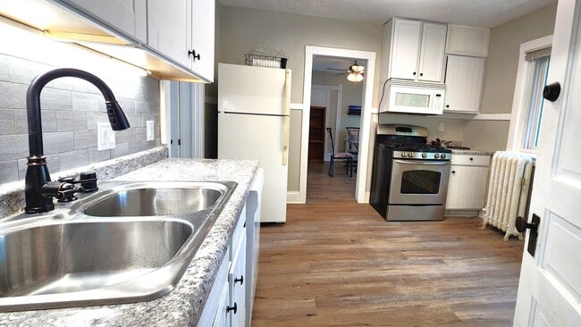 Foto del edificio - 1205 Chandler St