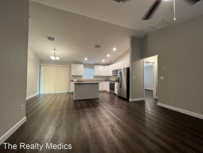 Building Photo - 3 br, 2 bath House - 4030 SE 139th Ln