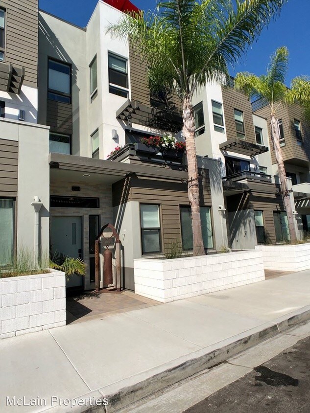 Foto principal - 3 br, 3.5 bath House - 2529 State Street