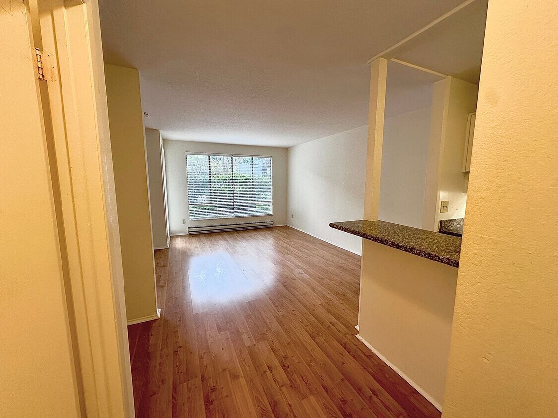8 Admiral Dr Unit 239, Emeryville, CA 94608 Condo for Rent in