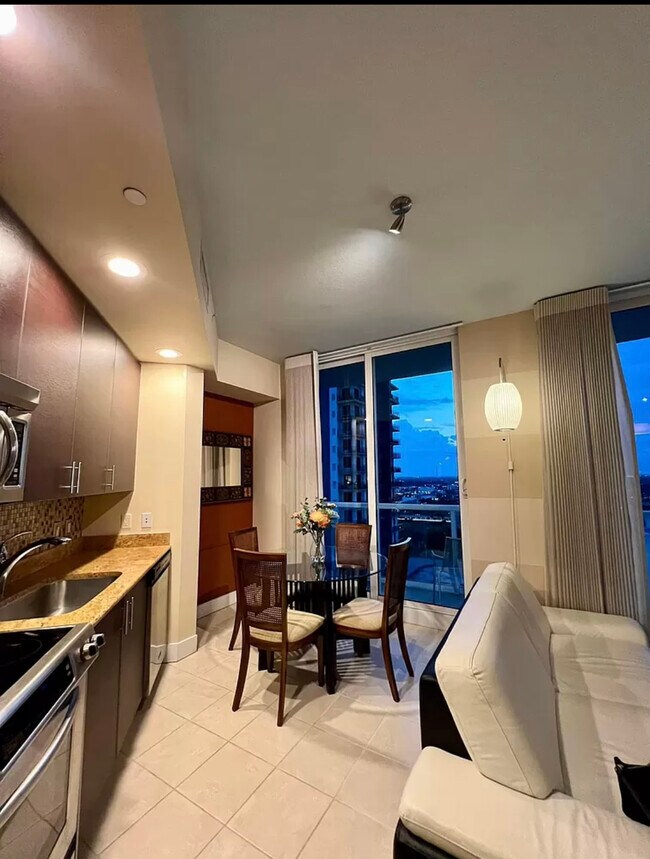 Foto del edificio - 315 NE 3rd Ave