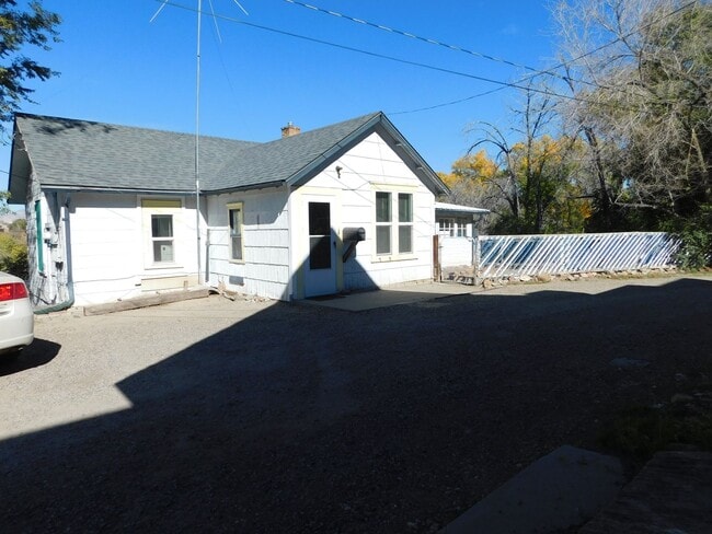 Building Photo - WALKING DISTANCE TO ST MARY'S