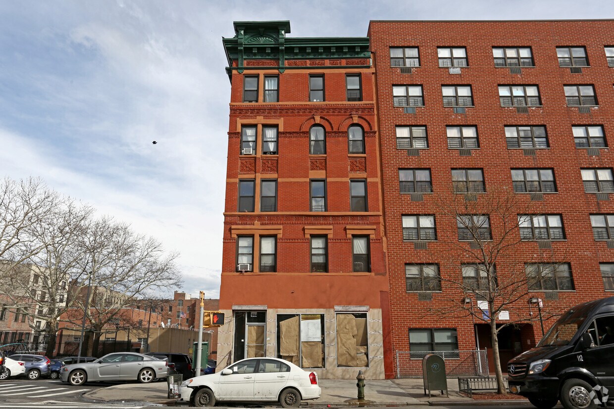 Primary Photo - 1835 Amsterdam Ave
