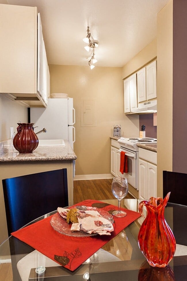 Interior Photo - Marina Towers