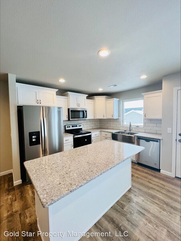 118 Marshall Lp, Lincoln, ND 58504 House Rental in Lincoln, ND