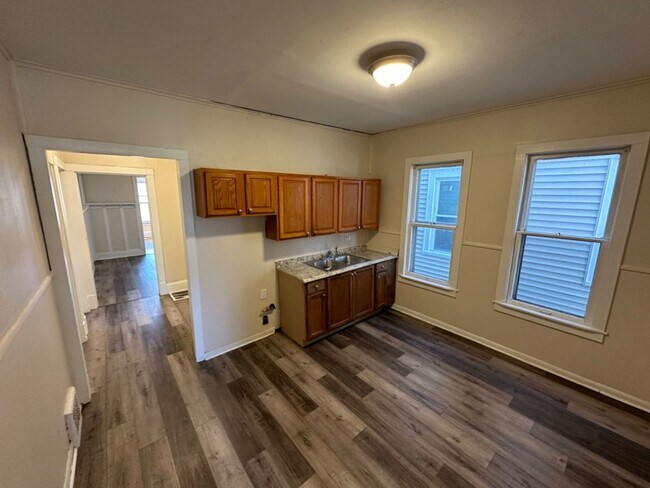 Foto del edificio - 2437-2439 N 37th St. (Duplex)