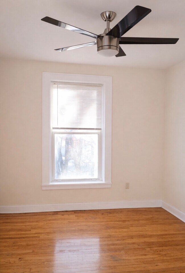 Building Photo - 753 Broadway