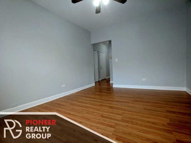 Building Photo - 3639 W Dickens Ave